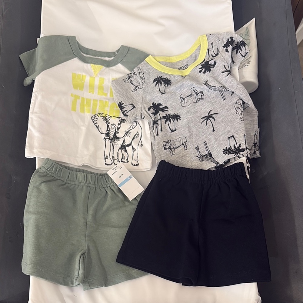 Chick Pea Wild Thing Elephant Set - Green and White